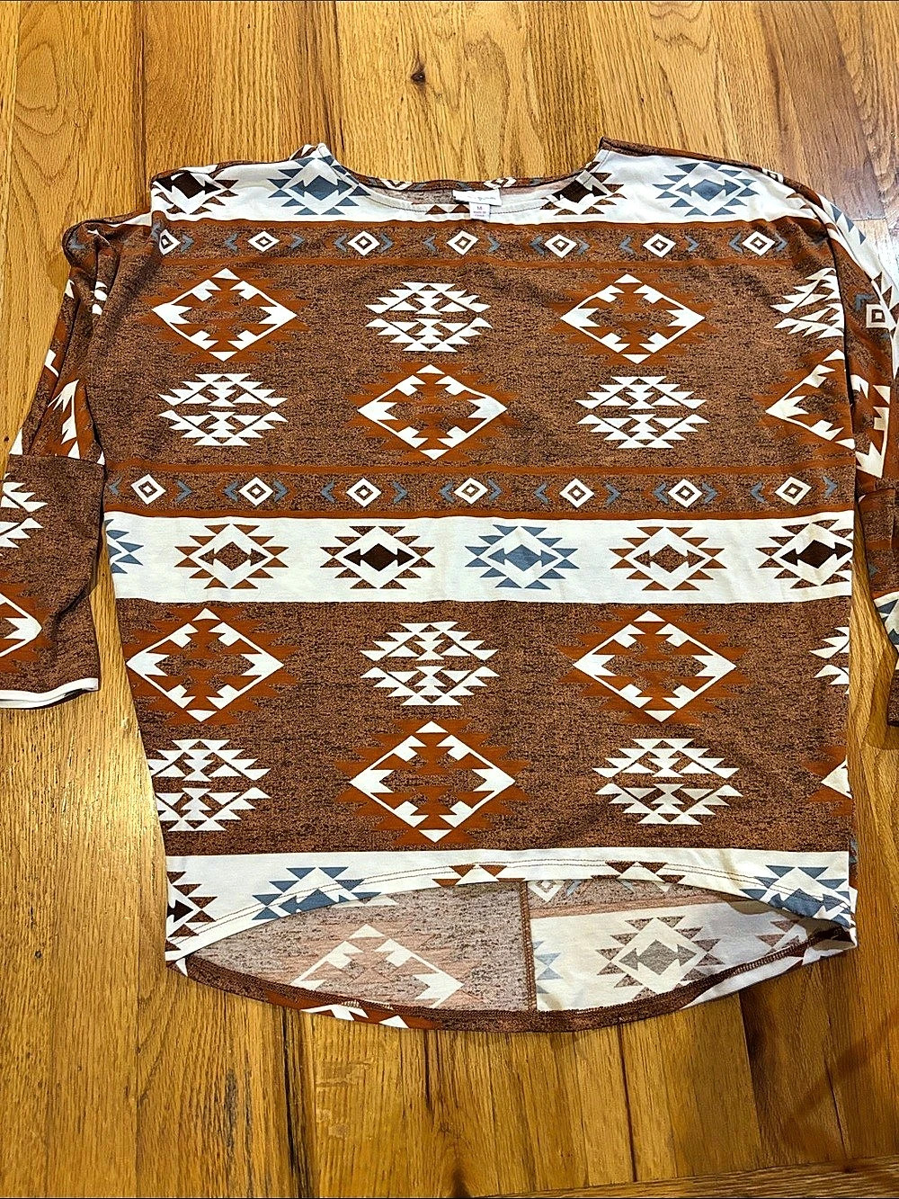 LuLaRoe Linda styler Geometric Long Sleeve Top